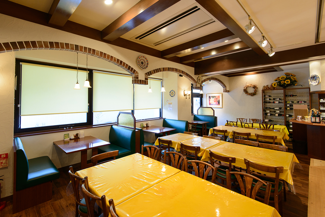 SOLEADO(ソレアド)店内